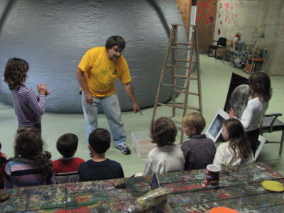 Photo by Walt Kupson
Al Washburn talking to the kids about the meteor drop.

