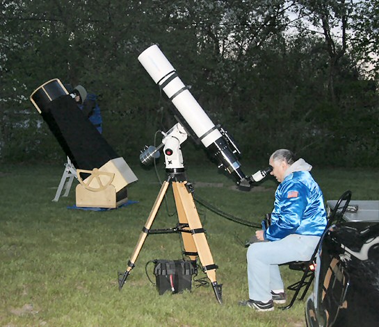 Photo by Paul Hyndman
First Light for Paul Hyndman's Astro Physics 160
Mike Amato looking through the Denk II Binoviewer
Greg Barker with is Dob in the background

