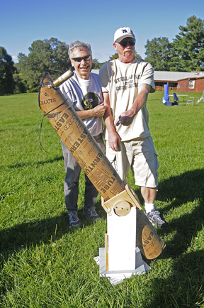 Photo by Alan Chaniewski
Andy and Jim admiring Andy's solar scope!
