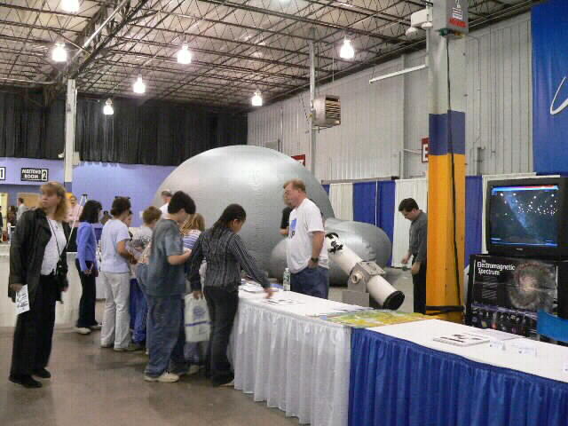Photos of CPTV Family Science Expo taken by Eleanor And�jar.
