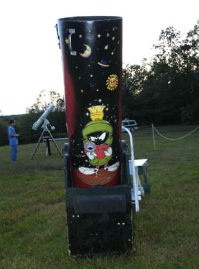 Photo by Alan Chaniewski
Great graphic on the red scope!
