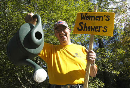 Photo by Alan Chaniewski
Rich Bohner, always trying to help out, was willing to help out fellow observers if need be.
Sorry Rich...the showers were working fine.
