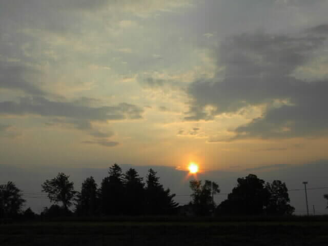 Venus Transit 6/8/2004 by Eleanor And�jar
Dawn on the morning of the transit, CoolPix 4300


